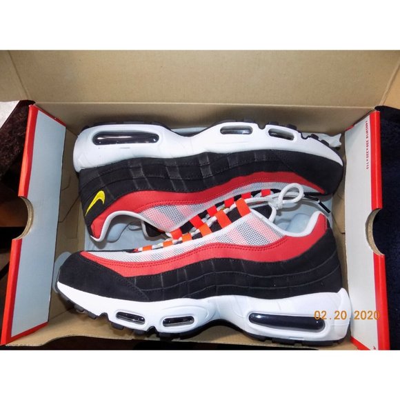 Athletic_Shoes